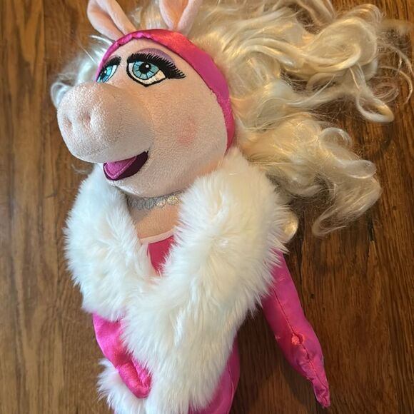 Disney Store original  miss piggy plush - Picture 3 of 7
